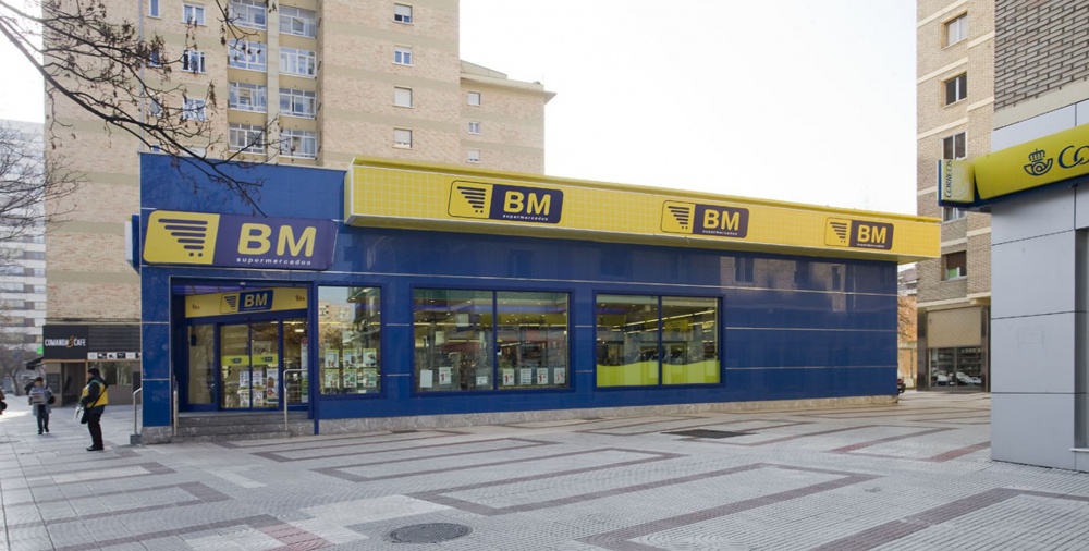 Supermercado BM en Avda. Sancho el Fuerte de Pamplona