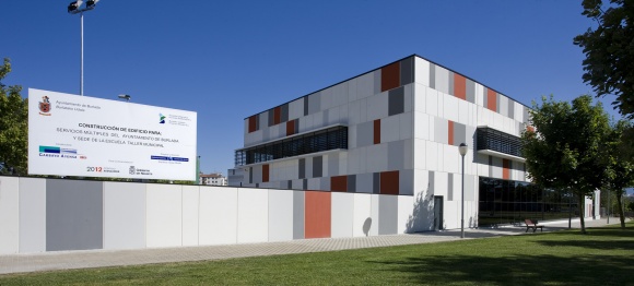 Edificio de Servicios Múltiples y Sede de Escuela Taller Municipal en Burlada